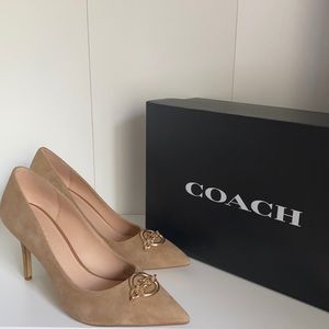 NIB suede Coach tan pumps